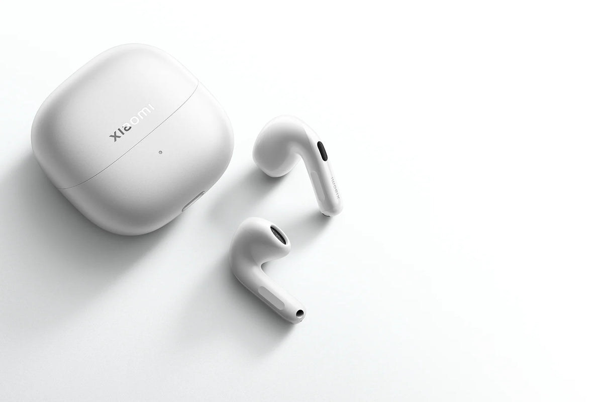 Witte oplaadcase en dopjes van de Xiaomi Buds 6