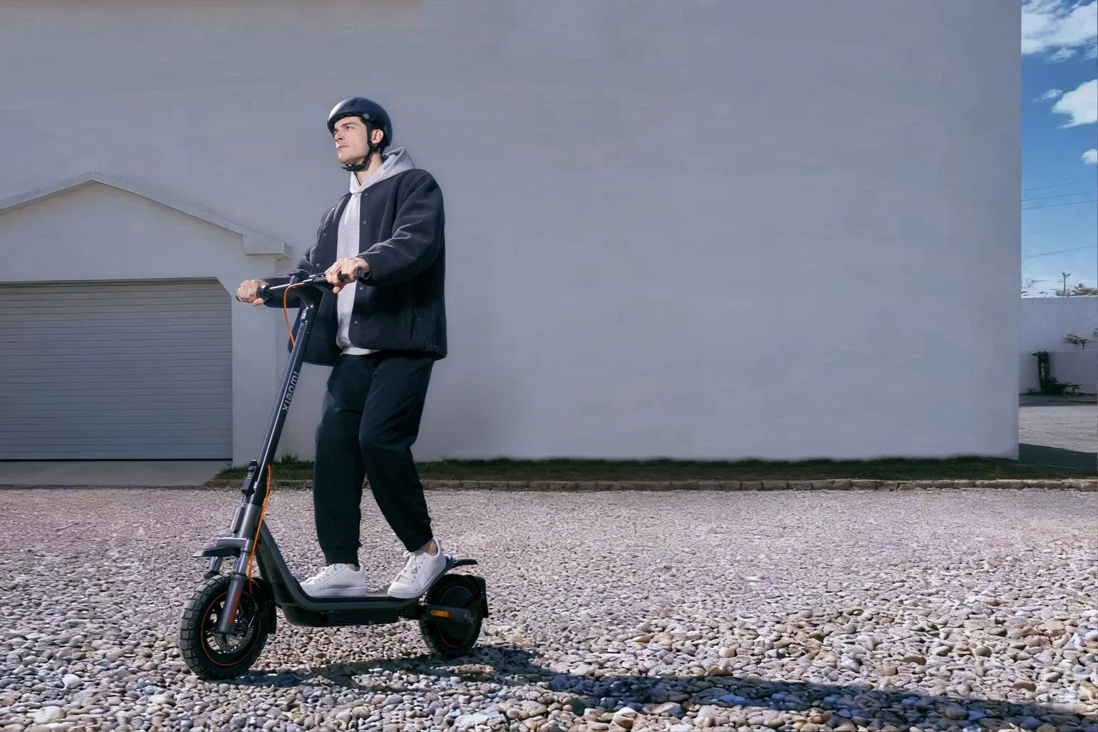 Rijden over onverhard terrein met de Xiaomi Electric Scooter 6 Pro