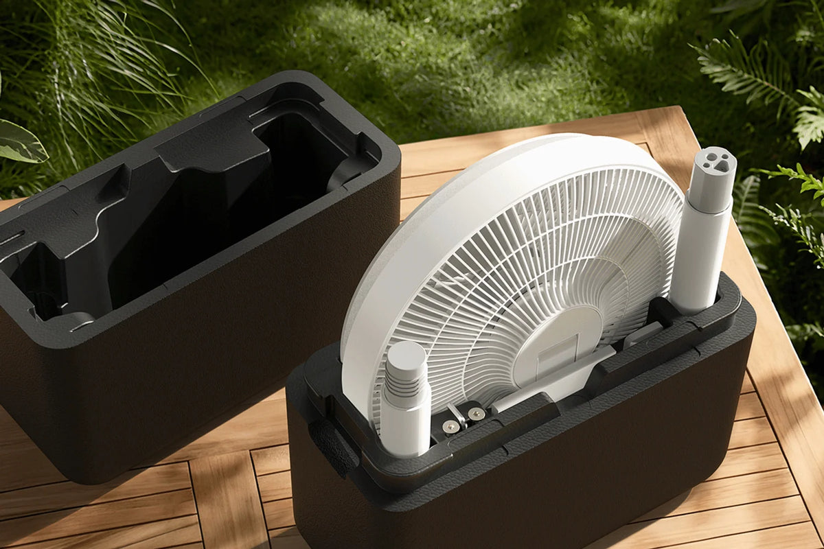 Uit elkaar gehaalde Xiaomi Mijia Smart Standing Fan Pro Slim in de opbergkoffer