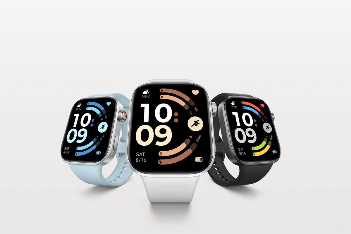 Xiaomi Redmi Watch 6 in blauw, zilver en zwart naast elkaar