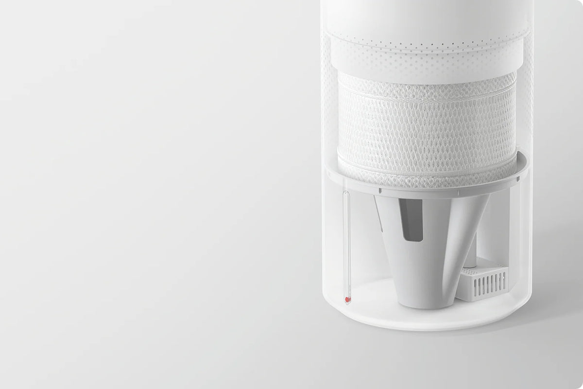 Binnenkant van de Xiaomi Smart Evaporative Humidifier Pro met het natte filter boven de tank