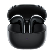 Xiaomi Buds 6 in zwart, recht van voren met de oplaadcase open