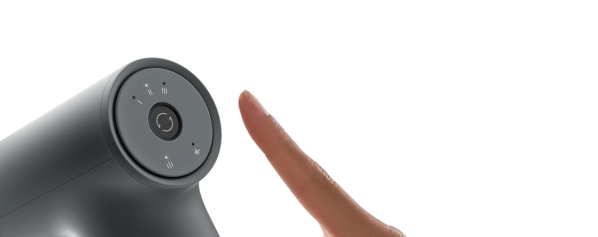 Bediening van de Xiaomi Massage Gun Mini 2 met één knop op de achterkant