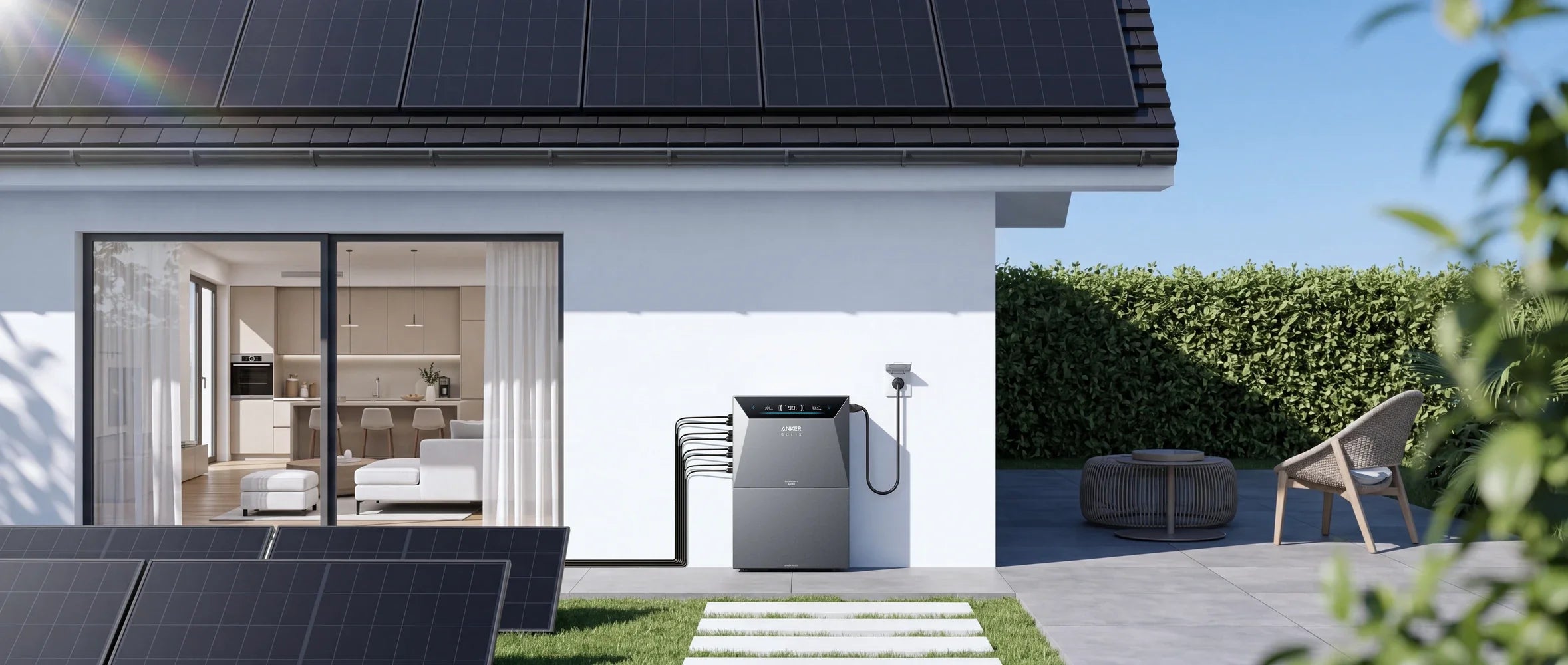 Anker SOLIX Solarbank 4 E5000 Pro bij een woning met zonnepanelen