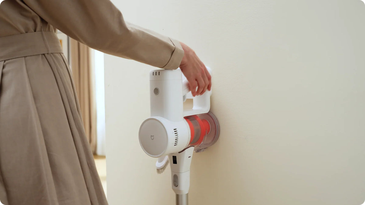 Xiaomi Mijia Vacuum Cleaner 4C wordt van de wandbeugel gepakt