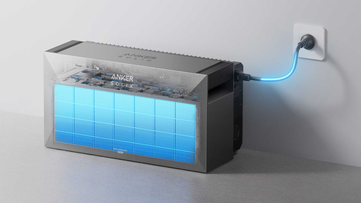 Doorsnede van de Anker SOLIX Solarbank Max AC die de interne LiFePO4-batterijcellen en geavanceerde veiligheidsvoorzieningen toont.