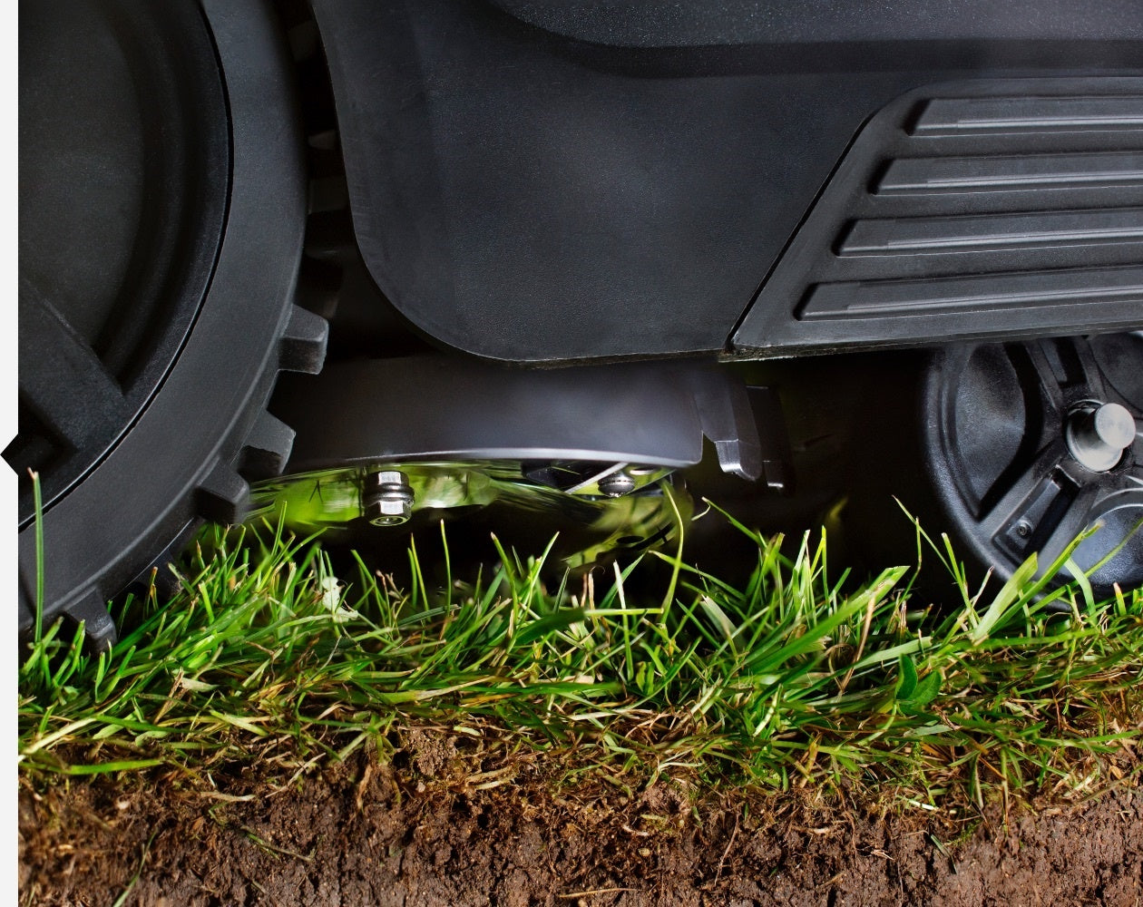 TechPunt Smart Robot Mower (600m², 1400m² and 2500m²)