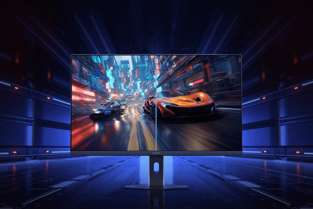 Twee raceauto's naast elkaar op het QHD-scherm van de Xiaomi 2K Gaming Monitor G27Qi 2026