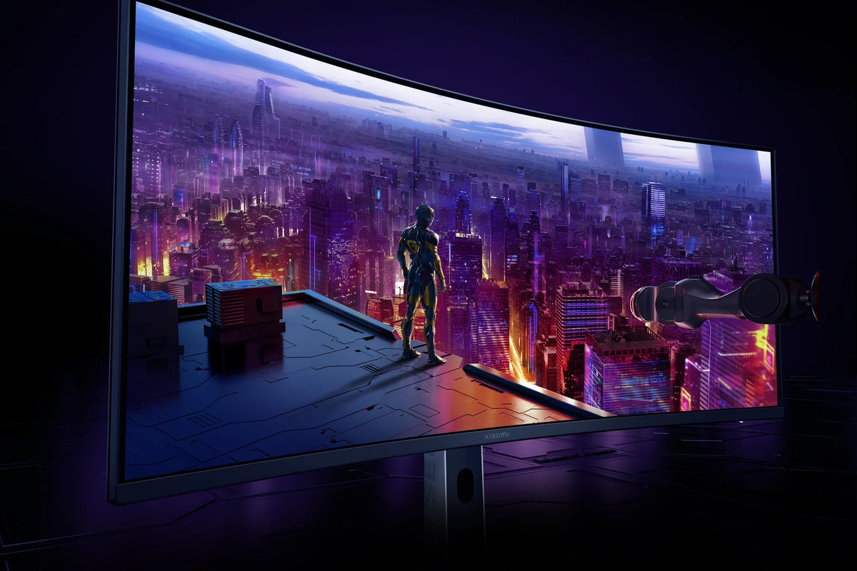 Donkere stadsscène met diep zwart op het VA-paneel van de Xiaomi Curved Gaming Monitor G34WQi 2026