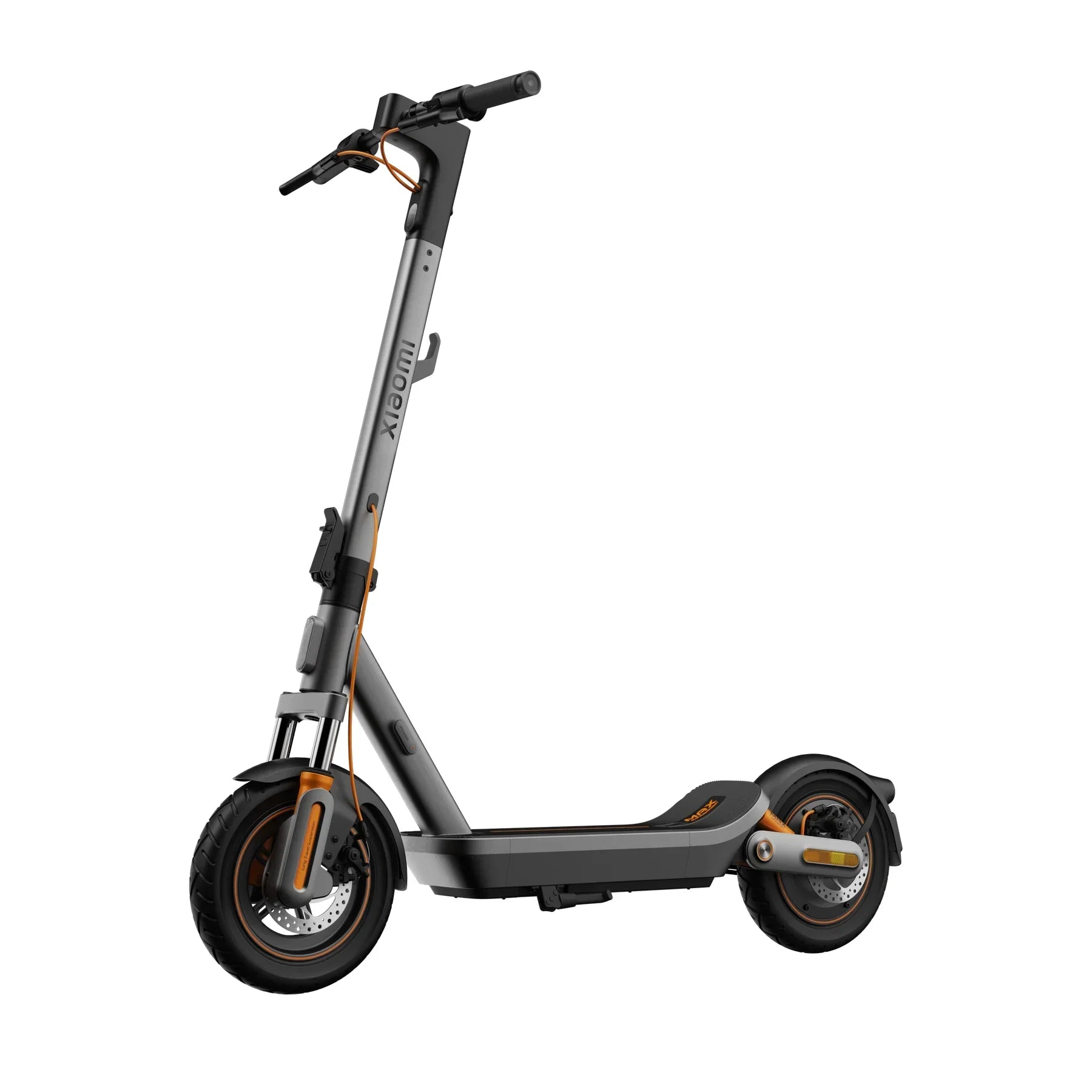 Xiaomi Electric Scooter 6 Max schuin van rechtsvoor op witte achtergrond