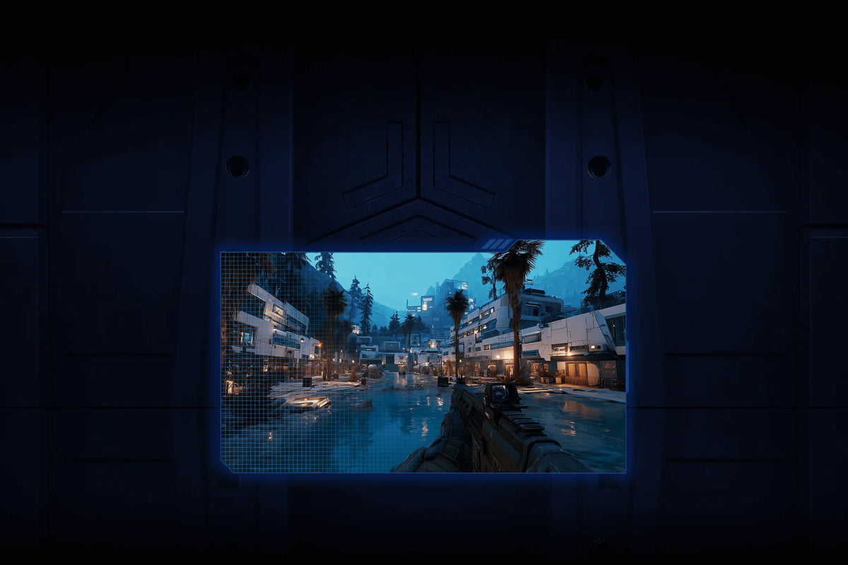 Xiaomi Gaming Monitor G24i 2026 op een bureau met een kleurrijke game op het scherm