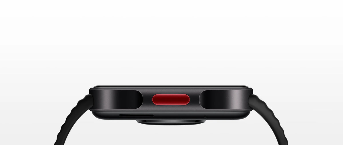 Zijkant van de zwarte Xiaomi Redmi Watch 6 Lite met rode sportknop