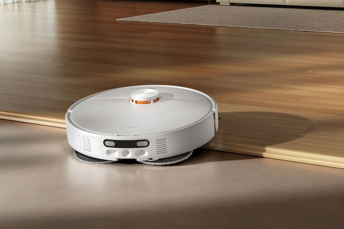 Xiaomi Robot Vacuum H50 zuigt en dweilt een houten vloer
